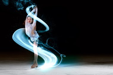 küçük kız Artistik buz pateni