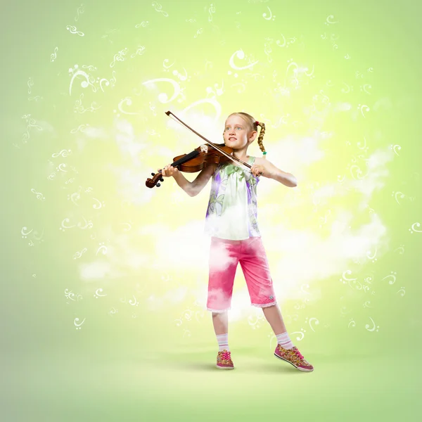Chica tocando el violín — Foto de Stock