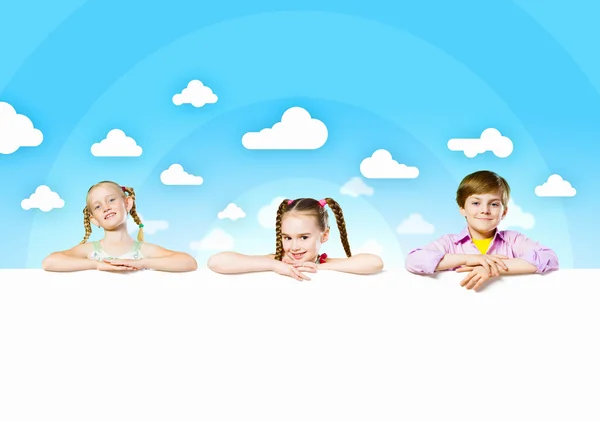 Barn med banner — Stockfoto
