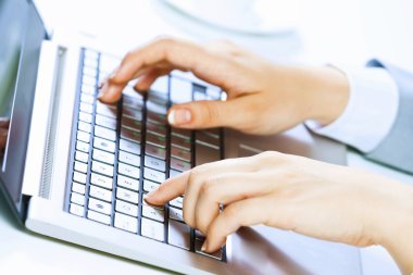 iş yerinde iş kadını