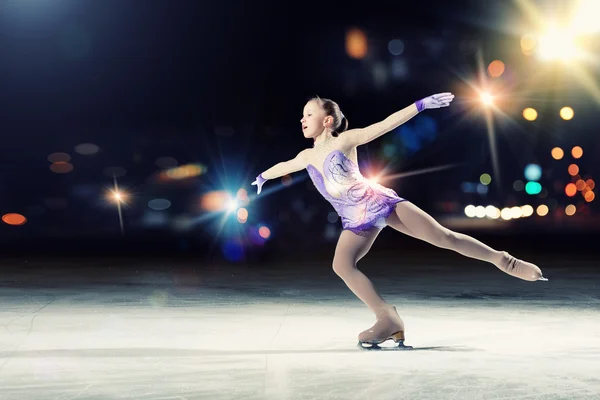 Little girl figure skating — Stock Photo, Image