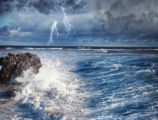 Tempête la nuit — Photo