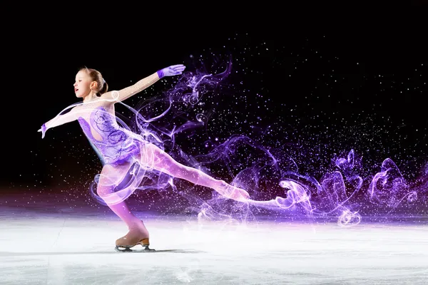 Little girl figure skating — Stock Photo, Image