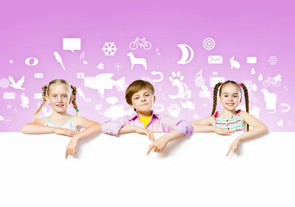 Bambini con banner — Foto Stock