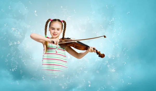 Κοπέλα παίζει βιολί — Φωτογραφία Αρχείου