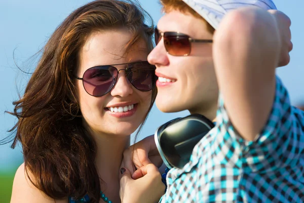 Pareja joven — Foto de Stock