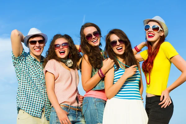 Grupo de jóvenes — Foto de Stock