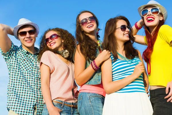 Grupo de jóvenes — Foto de Stock