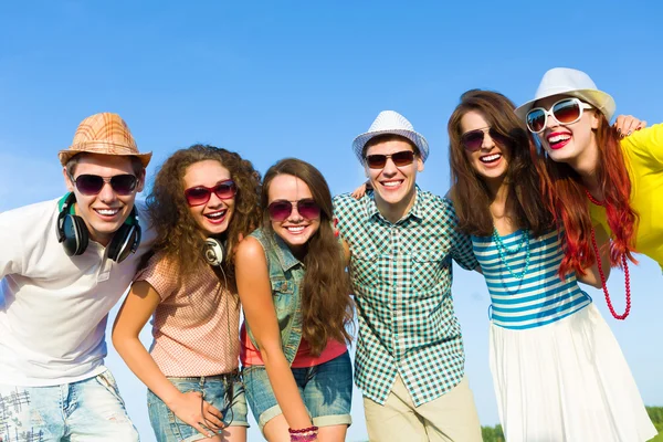 Grupo de jóvenes — Foto de Stock