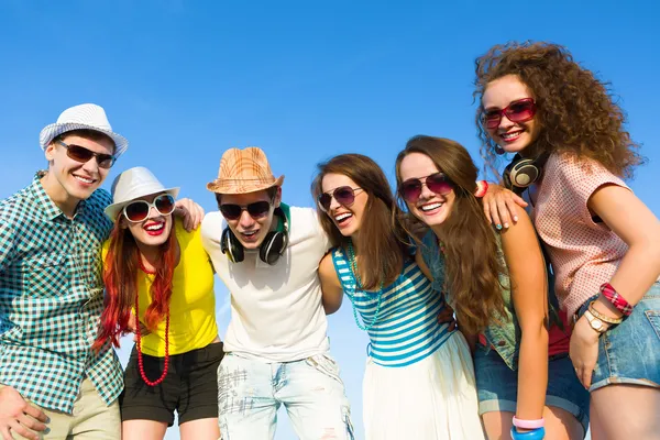 Grupo de jóvenes — Foto de Stock