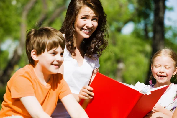 Spel i parken — Stockfoto