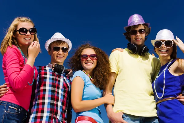 Joven y feliz — Foto de Stock