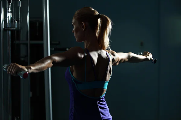 Shoulder workout — Stock Photo, Image