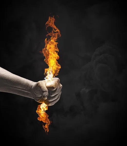 Ogień w ręku — Zdjęcie stockowe