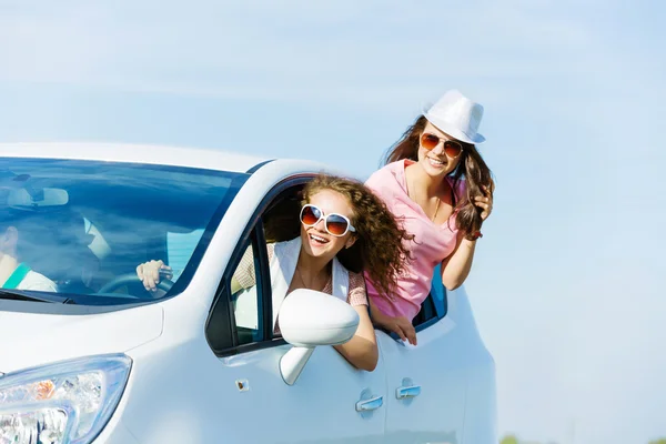 Vrouwen in auto — Stockfoto