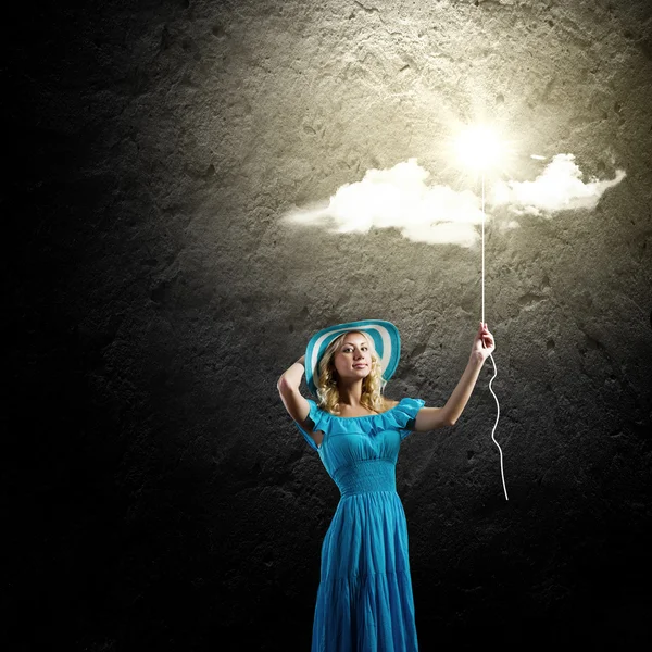 Mujer con globo —  Fotos de Stock