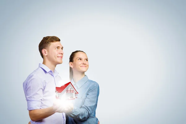 Young happy couple — Stock Photo, Image