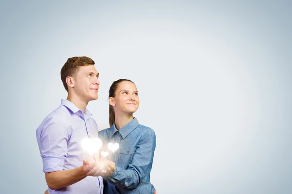 Junges glückliches Paar — Stockfoto