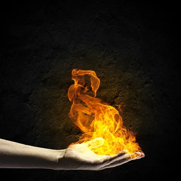 Feuer in der Hand — Stockfoto