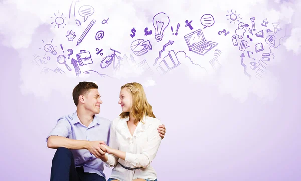 Pareja feliz joven — Foto de Stock