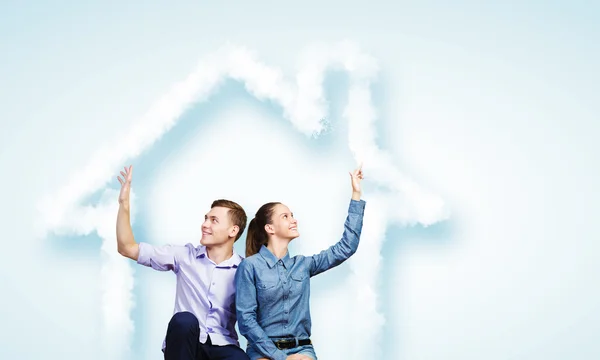 Young happy couple — Stock Photo, Image