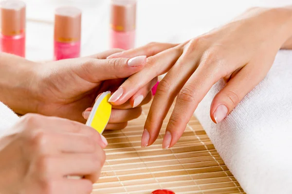 Mujer en el salón de belleza — Foto de Stock