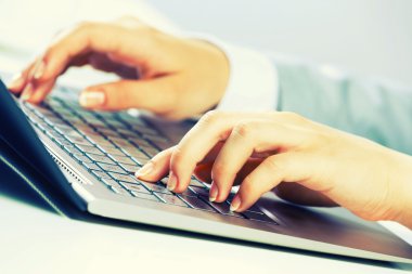 iş yerinde iş kadını