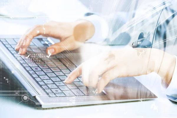 Zakenvrouw op het werk — Stockfoto