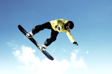 dağlarda snowboard