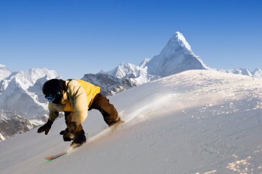 dağlarda snowboard