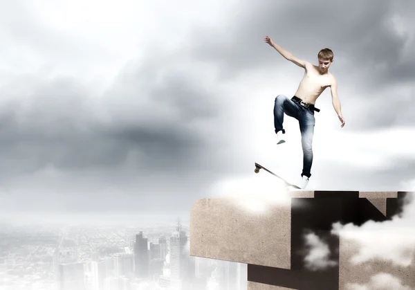 Teenager on skateboard — Stock Photo, Image