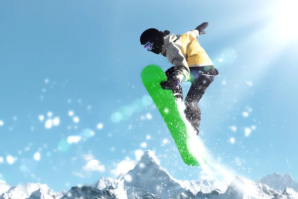 Snowboard en las montañas — Foto de Stock