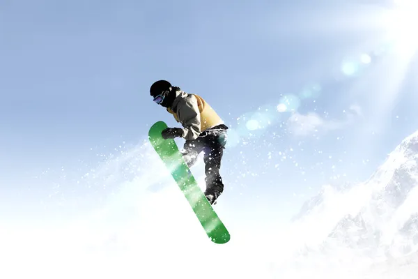 Snowboarden in Bergen — Stockfoto