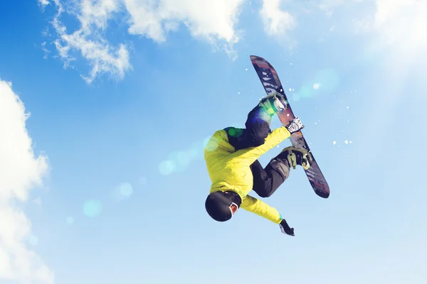 Snowboarder in salto — Foto Stock