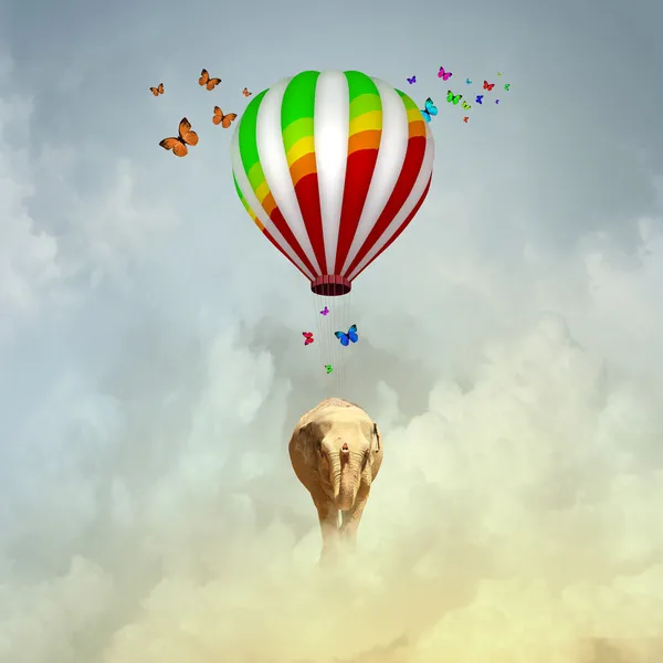 Flygande elefant — Stockfoto