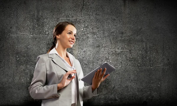 Woman with tablet pc — Stock Photo, Image