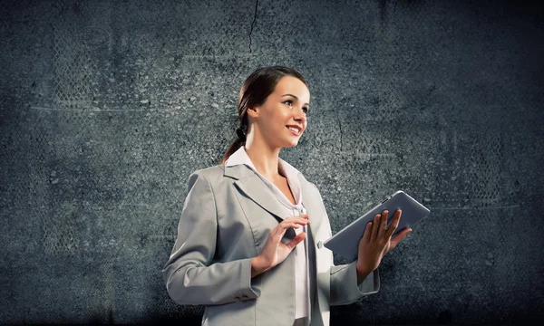 Woman with tablet pc — Stock Photo, Image