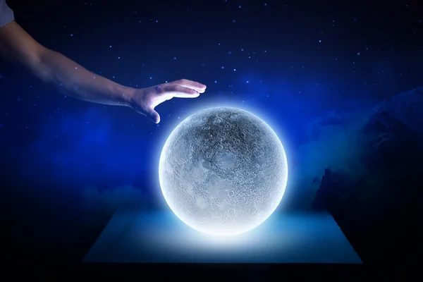 Mond in der Hand — Stockfoto