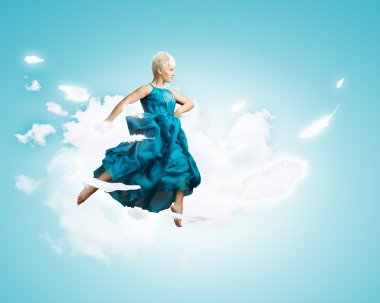 공중에서 여자 댄스