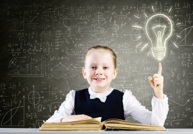ders açık kitap ile kız