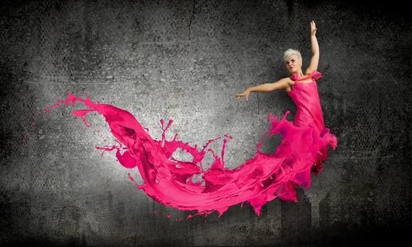 Woman dance in the air — Stock Photo, Image