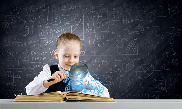 Girl discover world of knowledge — Stock Photo, Image