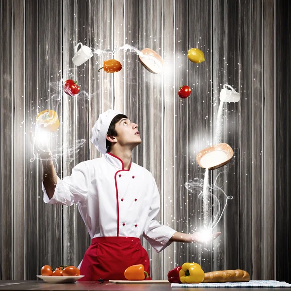 Cocinar en la cocina — Foto de Stock