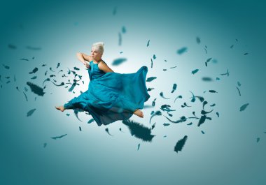 dertsiz kadın yüksek atlama