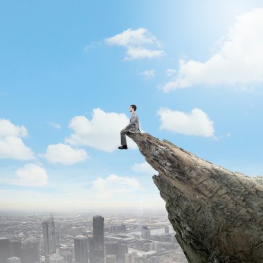 dağ taş bulunan işadamı