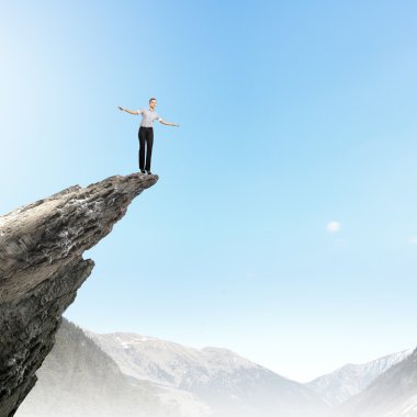 işkadını dağ kenarında