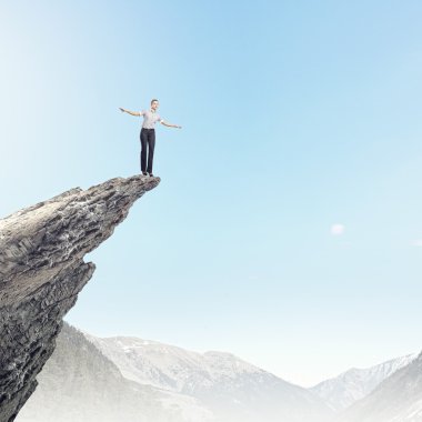 işkadını dağ kenarında