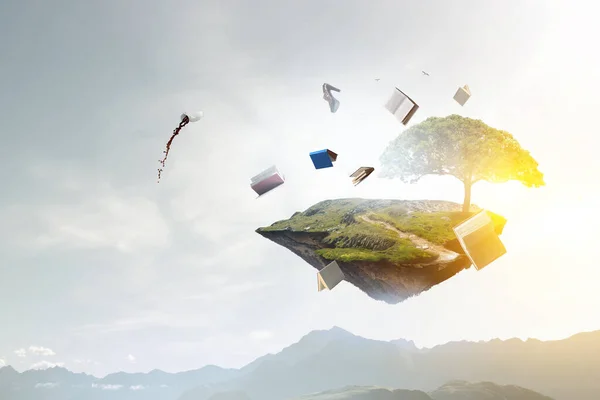 Bild von Baum und fliegenden Büchern — Stockfoto