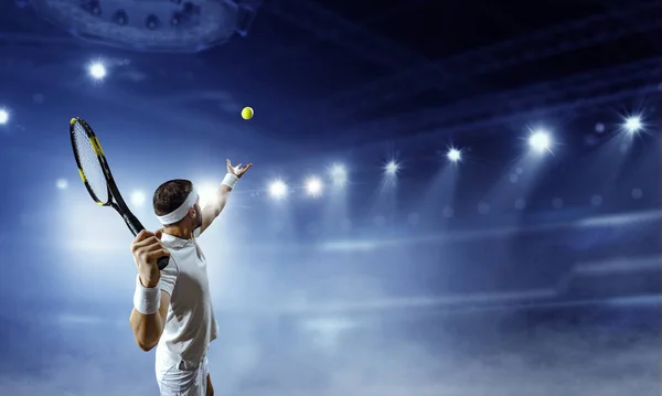 Jogador profissional de ténis. Meios mistos — Fotografia de Stock