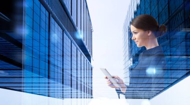 İş ve yenilik kavramı. Karışık ortam